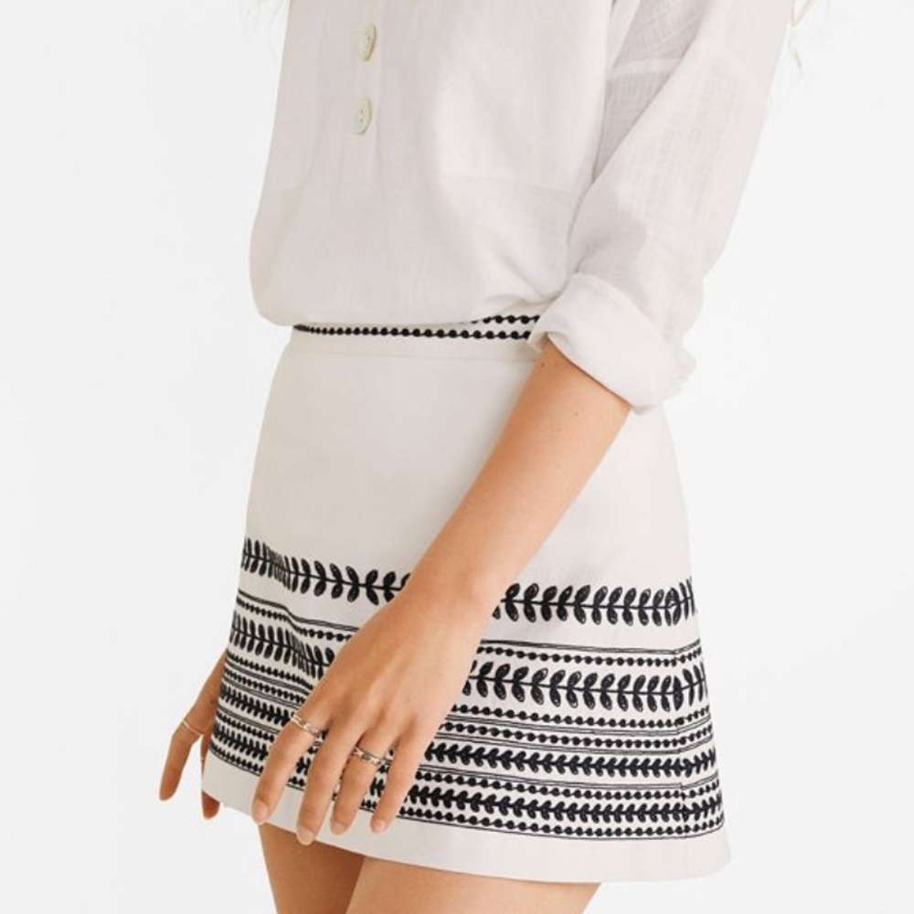 MANGO Embroidered Skirt-- NWOTs -- Size 6